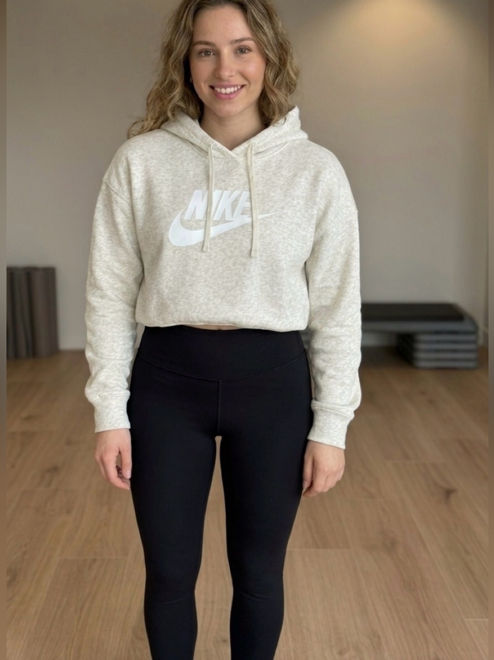 Cropped Nike Sportswear Club Fleece Women's Pullover Hoodie Gray